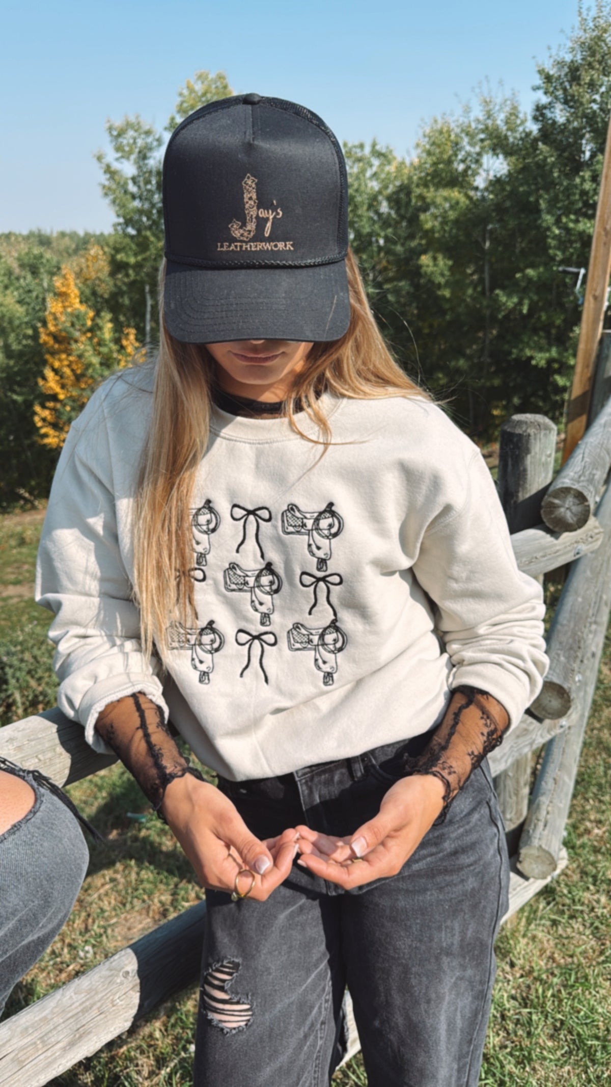 Saddle's And Bow's Crewneck
