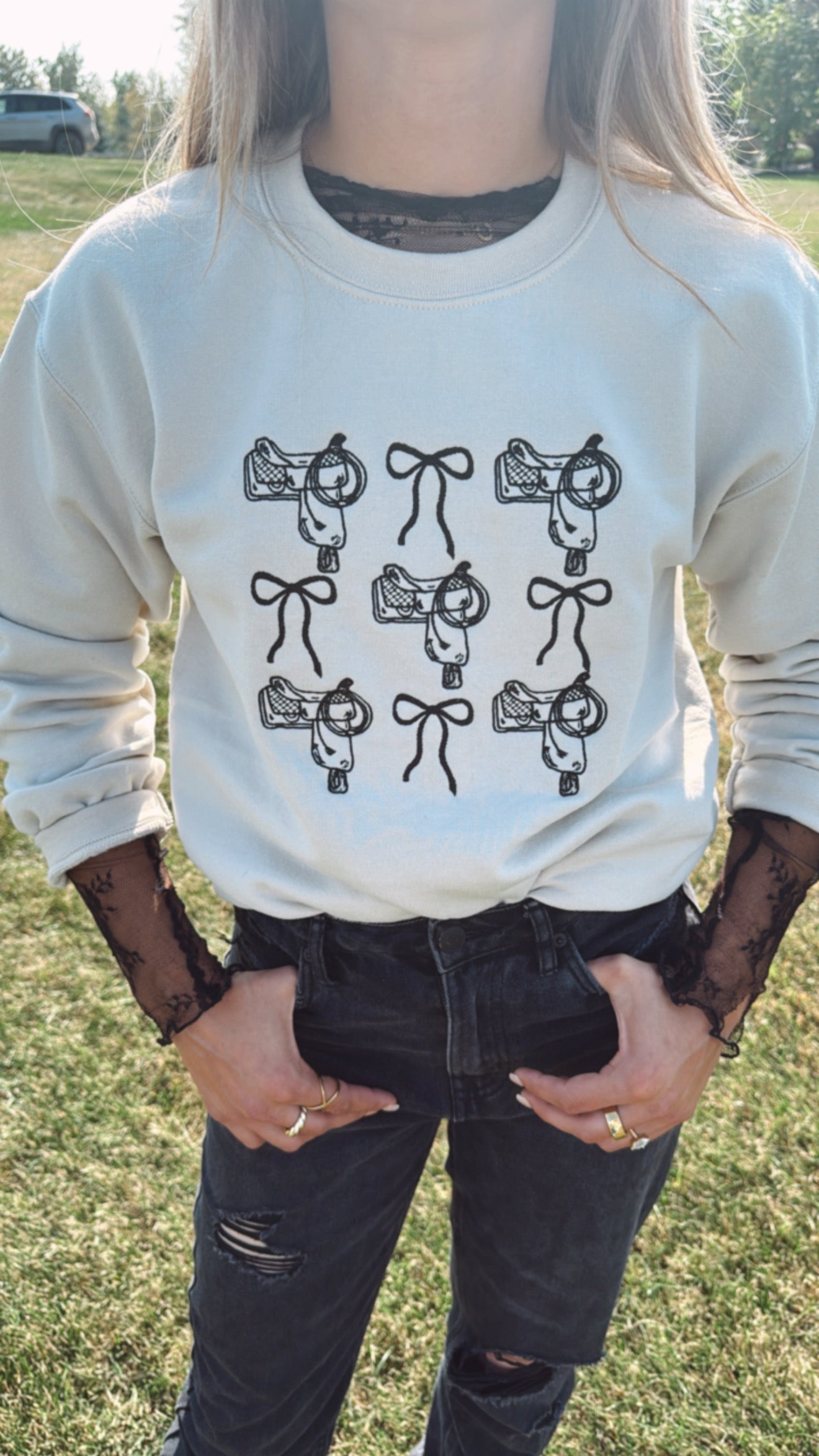 Saddle's And Bow's Crewneck