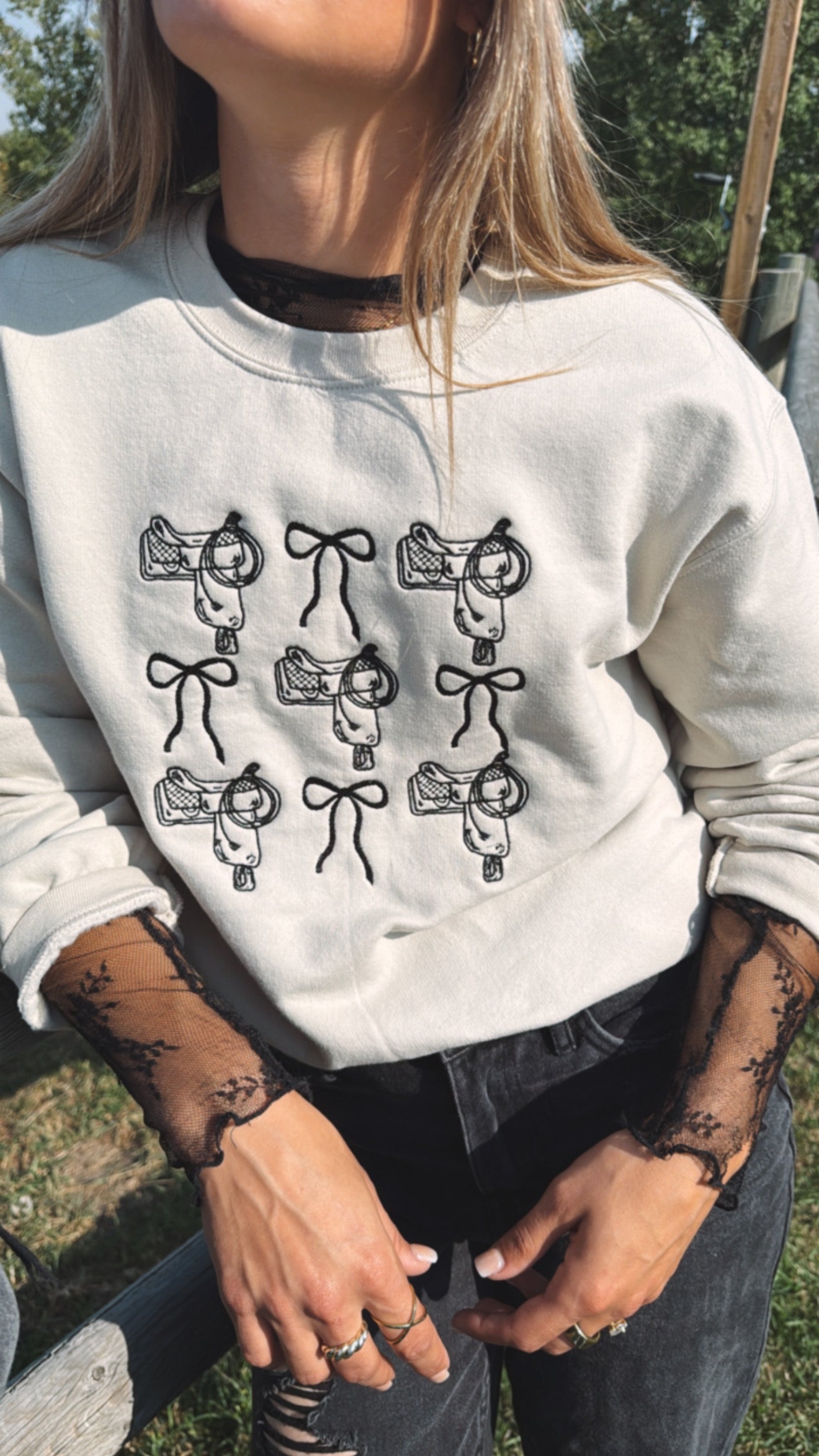 Saddle's And Bow's Crewneck