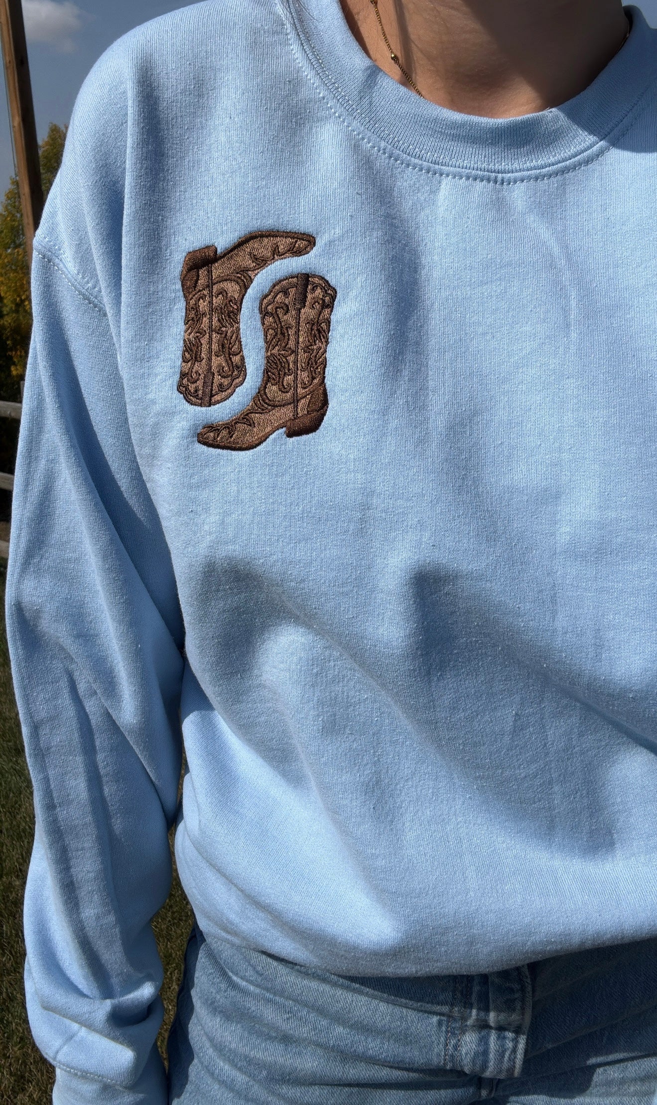 Light Blue Crewneck With Boots